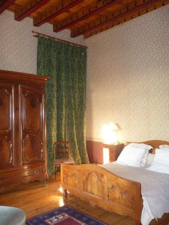 Chateau De Vallègue Стая снимка